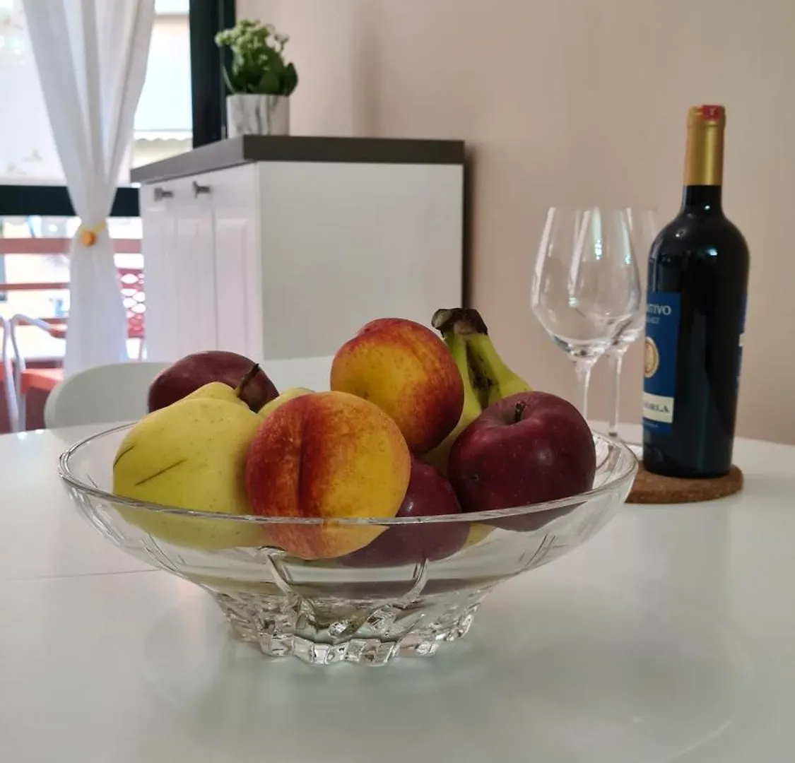 Apartman Family-Friendly Apt At 21 Dhjetori W/Self Check-In Tirana Albánia