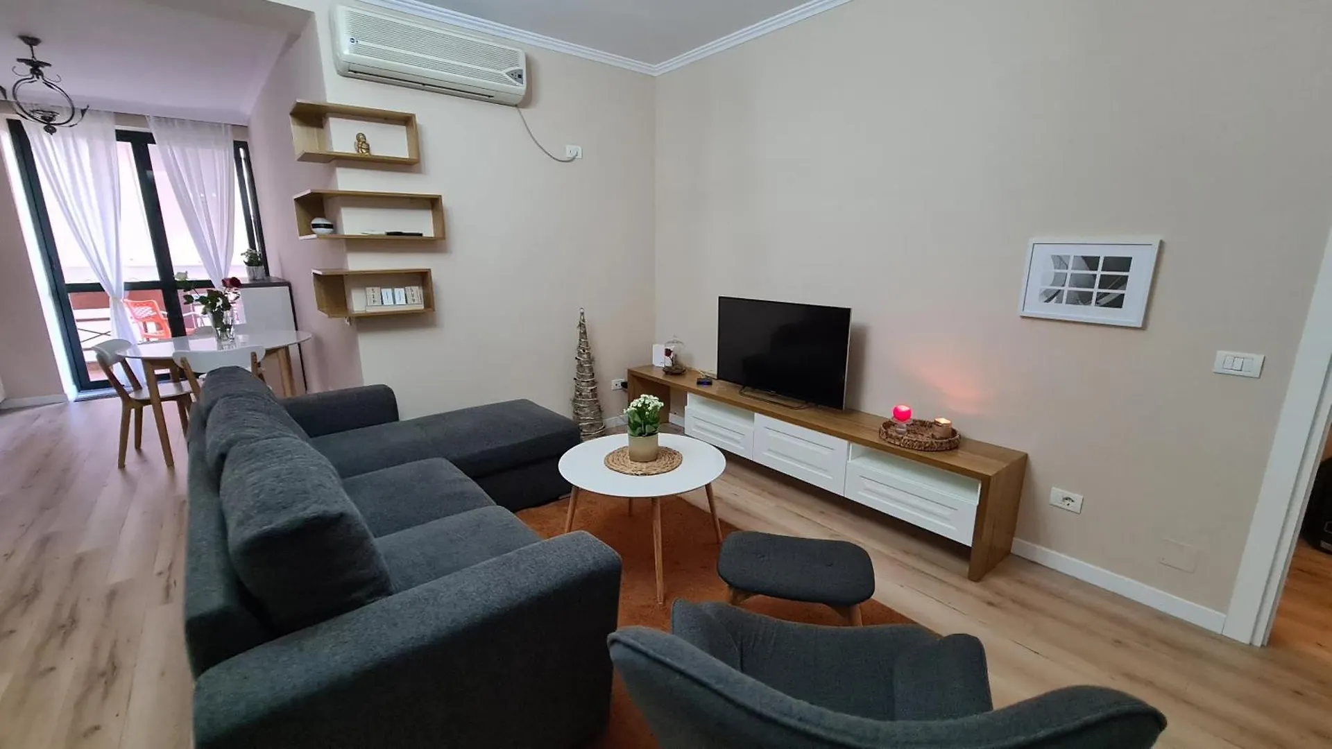 Family-Friendly Apt At 21 Dhjetori W/Self Check-In Tirana 0*,  Albánia